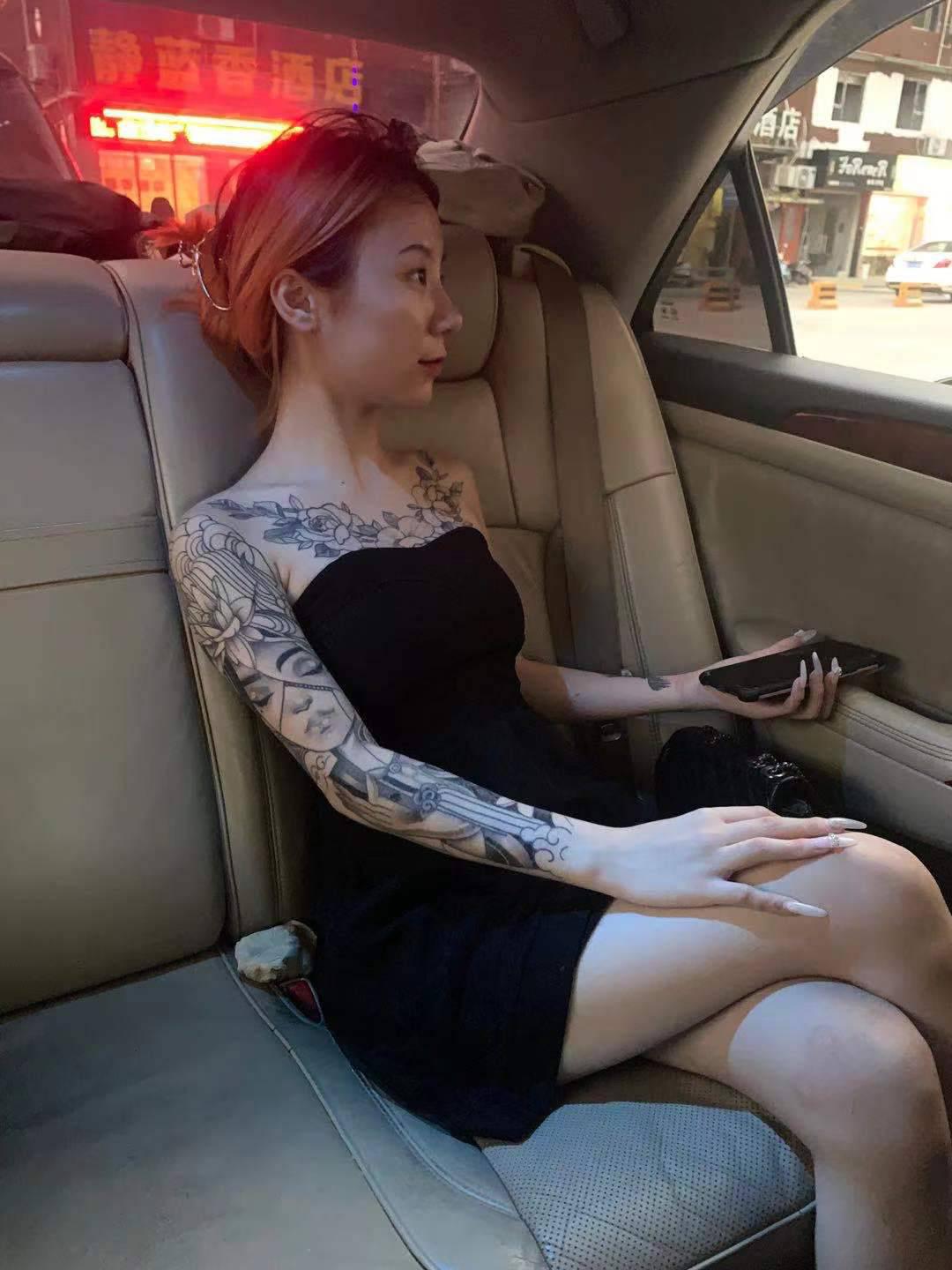 分享一个漂亮的兼职小妹